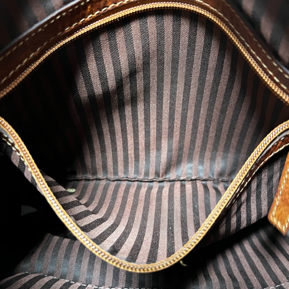 Jack George’s leather Voyager Crossbody bag - Picture 10 of 15